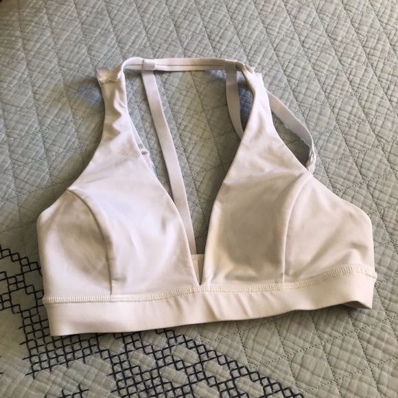 Selling 3 sport bras 6 dollars for all - Picture 3 of 4